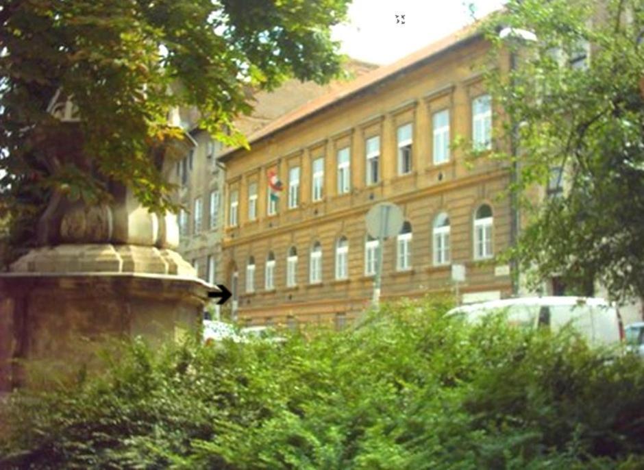 Season Hostal
