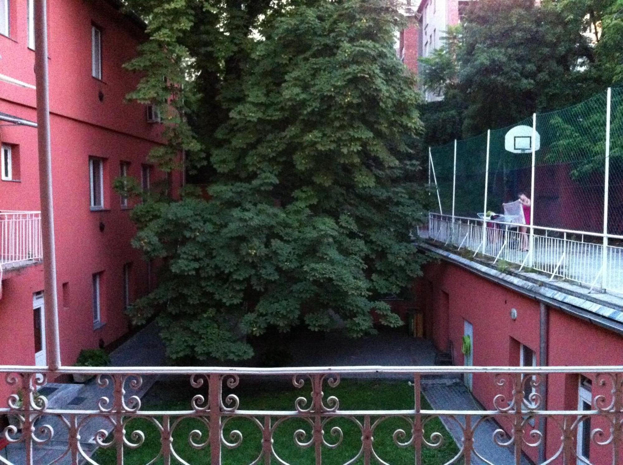 Season Hostal